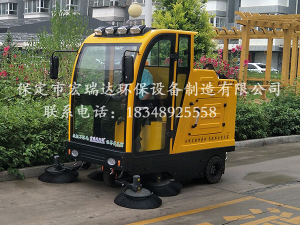 保定宏瑞達2150電動清掃車助力于陜西咸陽三原縣小區(qū)進行清潔工作