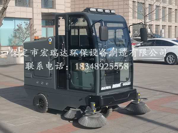 保定宏瑞達(dá)電動(dòng)清掃車(chē)在唐山文旅奧宇光輝搏擊俱樂(lè)部上崗